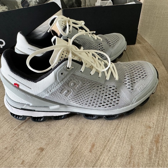 Brand NIB On Cloud Cloudsurfer Shoes - Picture 3 of 9